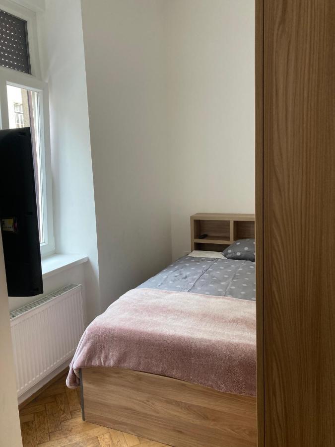 Tiny Twix Room In The City Centre リュブリャナ エクステリア 写真